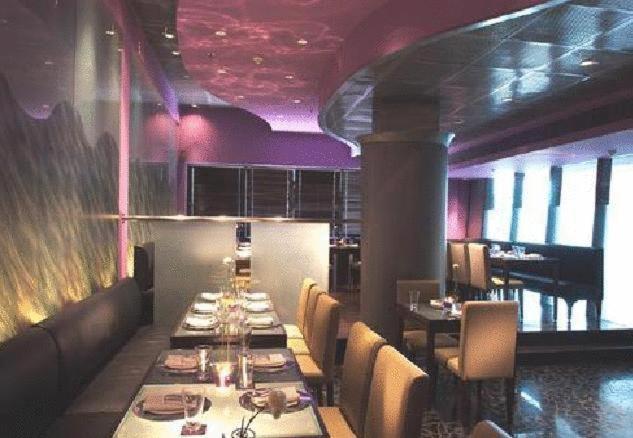 Savoy Suites Ноида Ресторант снимка