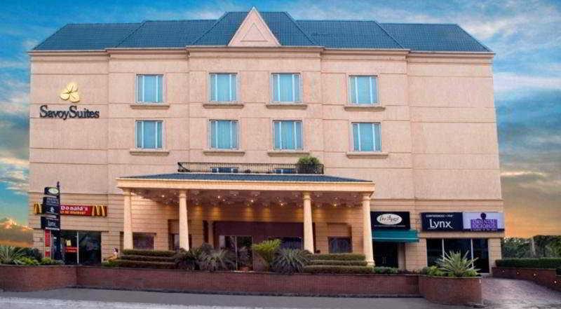 Savoy Suites Ноида Екстериор снимка