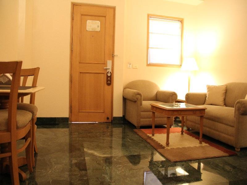 Savoy Suites Ноида Екстериор снимка