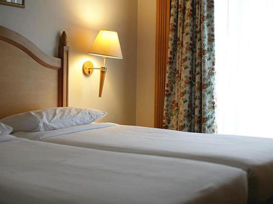 Savoy Suites Ноида Екстериор снимка